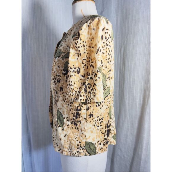 Kathy Che | Women’s | Blouses | S | Vintage Patterned Button Down Blouse - Picture 3 of 5